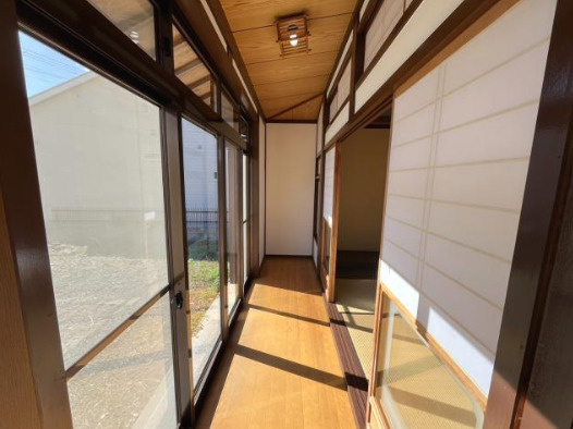 栗東市下戸山の店舗事務所の内装