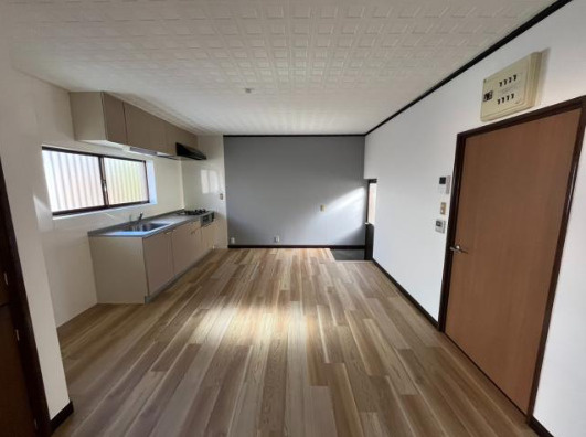 栗東市下戸山の店舗事務所の居間・リビング