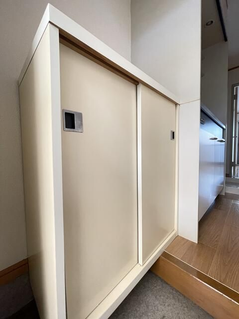 メゾン・トパーズの玄関