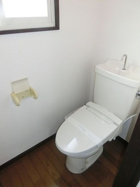 タウンハウスヨシダG1棟のトイレ