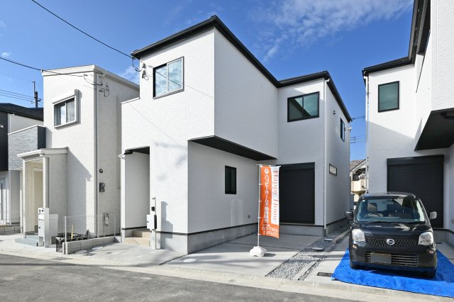 尼崎市武庫町3丁目新築一戸建て2号棟│4LDK+駐車1台可の外観|ウォークインクロゼット付きの4LDK。家族の会話が増えるリビングが魅力です。ぜひ一度ご内覧ください。