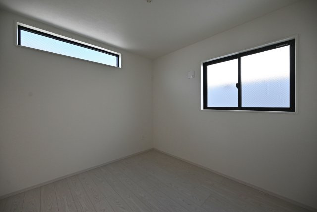 尼崎市武庫町3丁目新築一戸建て2号棟│4LDK+駐車1台可の洋室|-洋室5.2帖(2F)-