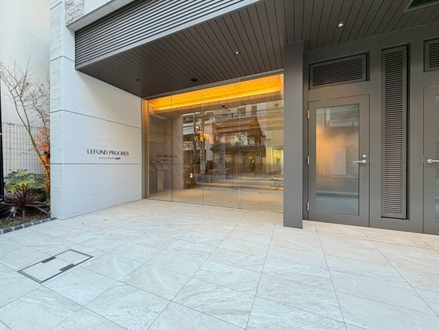 ルフォンプログレ南森町のエントランス