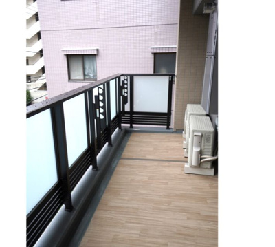 【バルコニー】 | アヴァンカーサ町屋 | 暖かな日差しのふりそそぐバルコニー