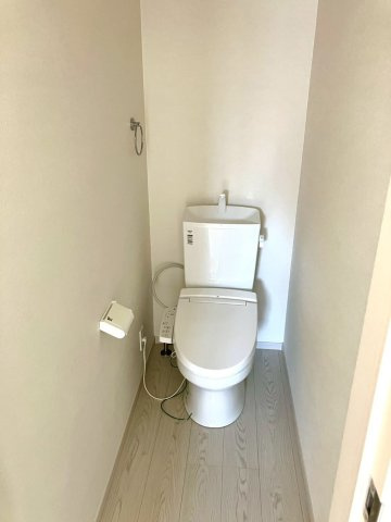 高松市上天神町①　新築戸建　２階建　４LDKのトイレ