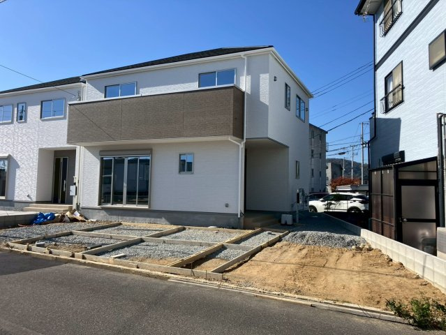 高松市上天神町①　新築戸建　２階建　４LDK