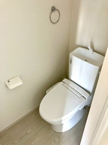 高松市上天神町①　新築戸建　２階建　４LDKのトイレ