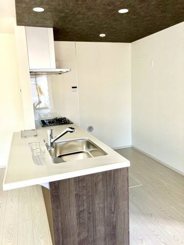 高松市上天神町①　新築戸建　２階建　４LDKのキッチン