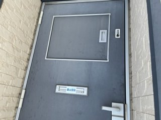 【玄関】 | レオパレスラ　ルーナＢ