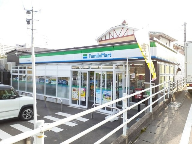 プライムコートの周辺|ファミリーマートタウン蓬莱店まで2000m