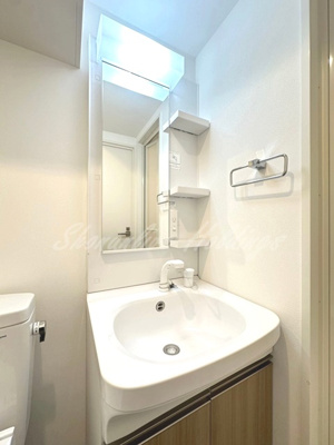 【洗面所】 | ステラ平塚 | 明るい洗面所です