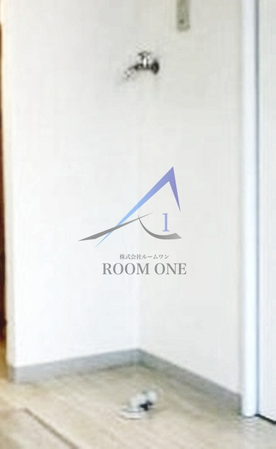 シャルム北新宿の設備|洗濯機置き場です。