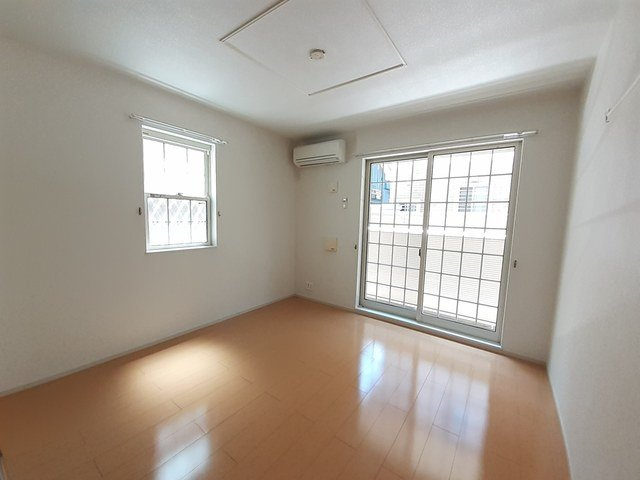 メゾン　ソレイユＣの居間・リビング