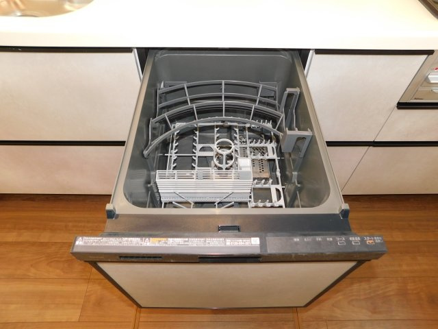 名古屋市西区比良４丁目の新築一戸建のキッチン|◇食洗機◇　　家事の負担を軽減する便利な食洗機付き！