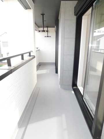 名古屋市西区比良４丁目の新築一戸建のバルコニー|◇バルコニー◇　　急な天候の変化でも安心な広いインナーバルコニー♪
