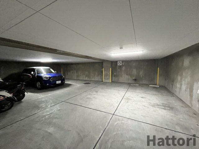 江坂OMパレスの駐車場