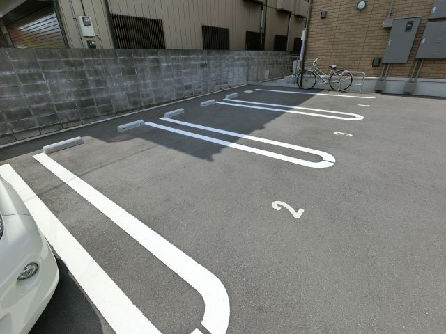 【駐車場】