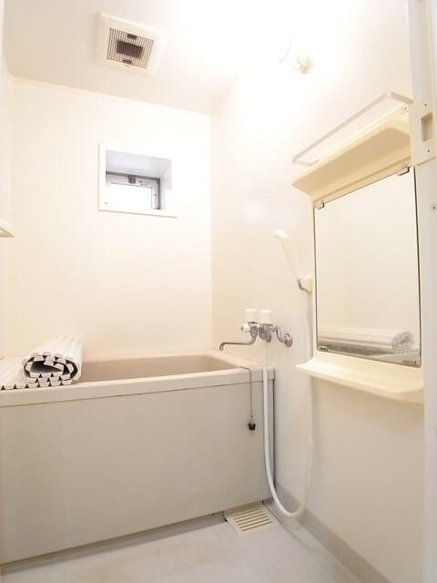 リリックコートハイビスカスの浴室