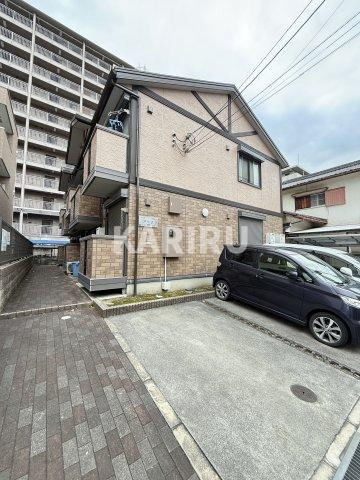 アークの駐車場