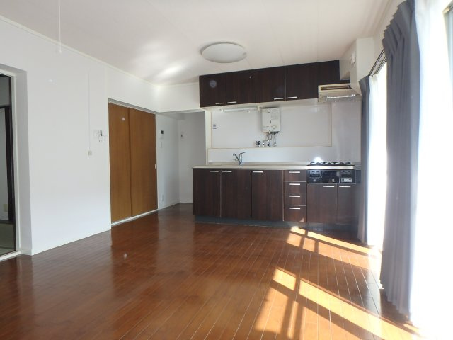 渦ヶ森コーポ12号館の居間・リビング