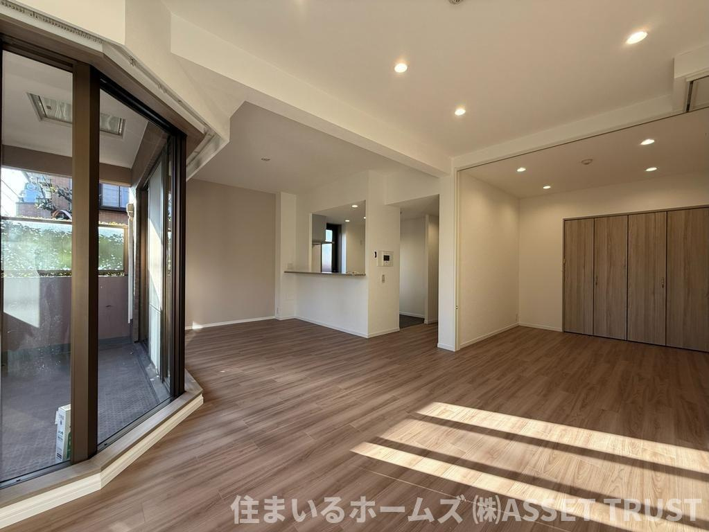 アールヴェール荻窪北の居間・リビング|1階ですが陽当りも良好で明るいリビング♪