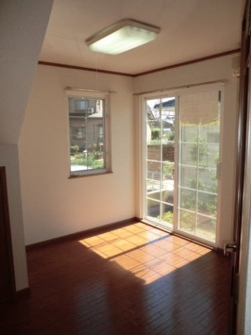 ドミ－ルＫ２の居間・リビング