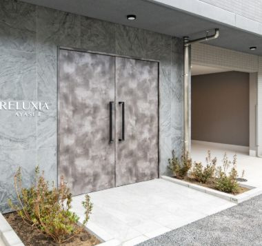 【エントランス】 | RELUXIA綾瀬Ⅱ | 建物の内部です