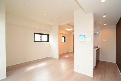 【居間・リビング】 | ステージグランデ秋葉原 | ※カラータイプ異なります