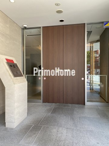 プレジリア東日本橋のエントランス