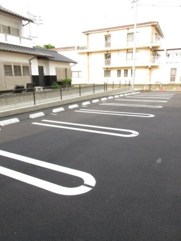 フレスクーラ　Ｂの駐車場