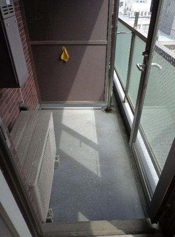 シャンブリーズ三越前のバルコニー