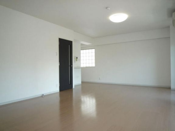 シャンブリーズ三越前の居間・リビング