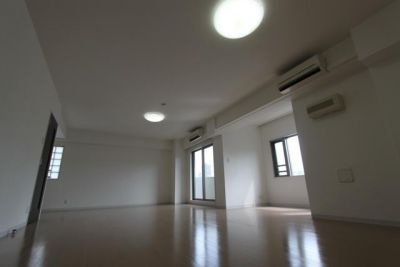 シャンブリーズ三越前の内装