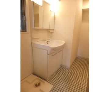 シャンブリーズ三越前の洗面所