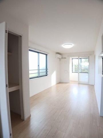 アルメリアＡの居間・リビング