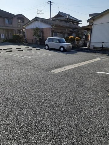 オロールＡの駐車場