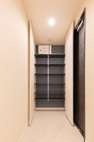 ＧＲＥＥＮ　ＣＲＥＳＴ　グリーンクレストの玄関|★シューズクローゼット★