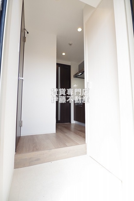 S-RESIDENCE浅間町の玄関