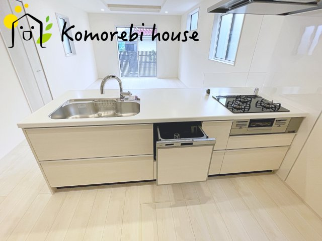 蓮田市馬込2丁目　新築一戸建て　ブルーミングガーデン　01のキッチン|お料理しやすいキッチンです