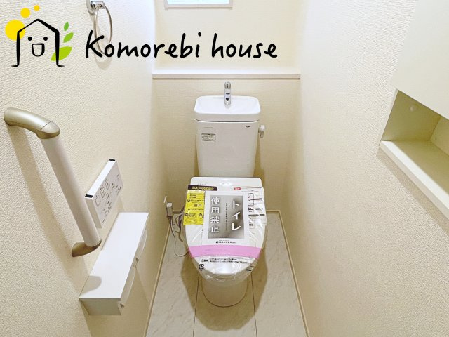蓮田市馬込2丁目　新築一戸建て　ブルーミングガーデン　01のトイレ|トイレです