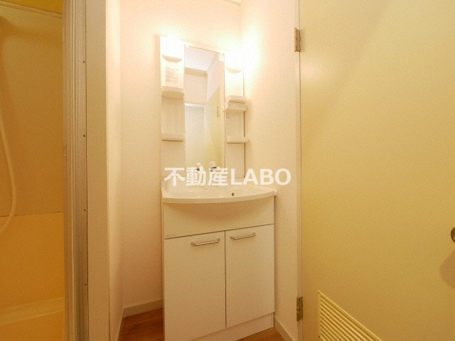 菊川マンションの洗面所