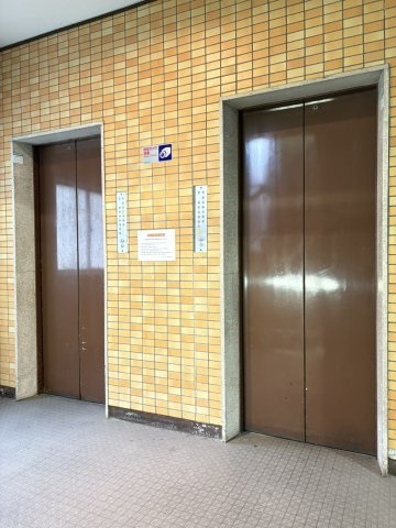 サードリハイツ本館のその他共用部分|エレベータ2基