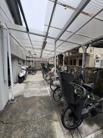サードリハイツ本館の駐輪場|駐輪場