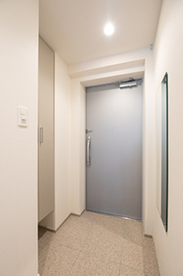 【玄関】 | アーバンプレミア秋葉原 | ※写真は同タイプ住戸です。