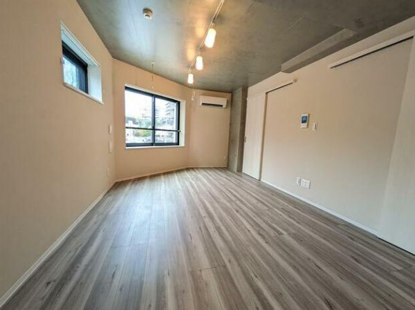 Fille Flats KAWAGUCHI-HONCHOの居間・リビング