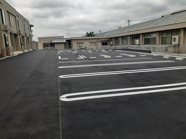 リヨン　鯖江　０２の駐車場