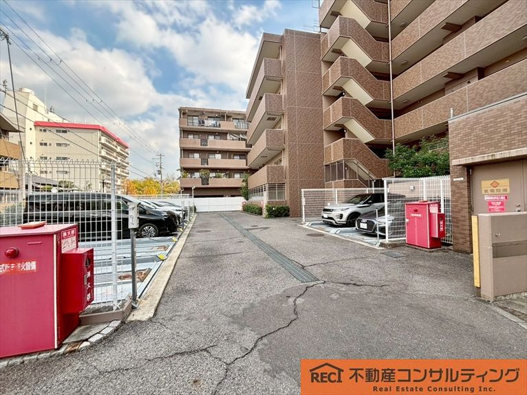 セレッソコート甲子園口ディアナの駐車場