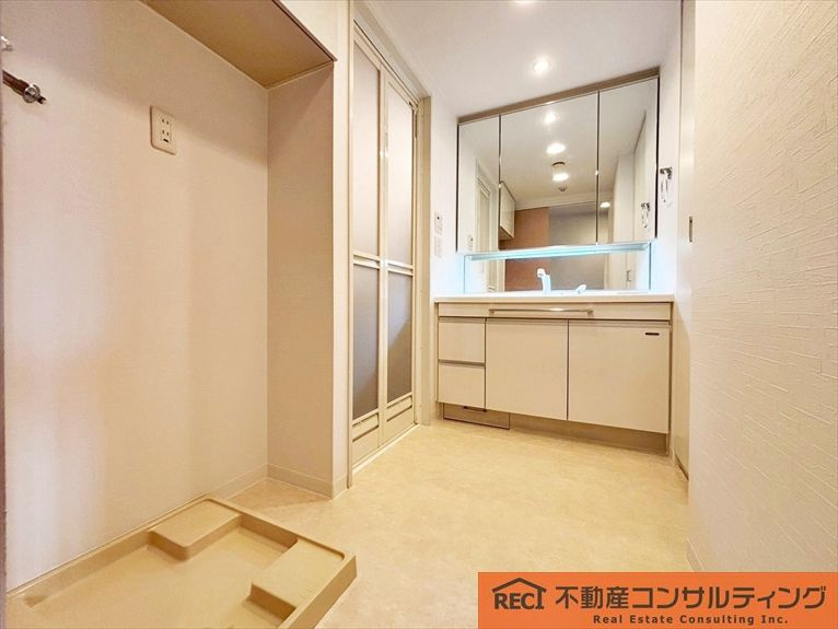 セレッソコート甲子園口ディアナの独立洗面台