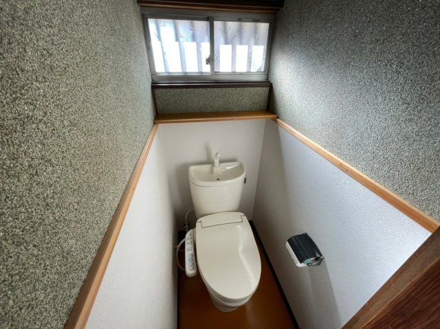 俊明荘のトイレ