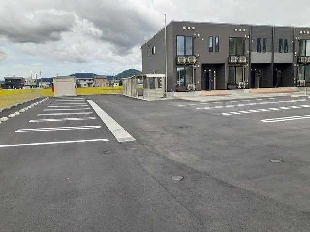 グラン　ブルーⅡ　Ａの駐車場